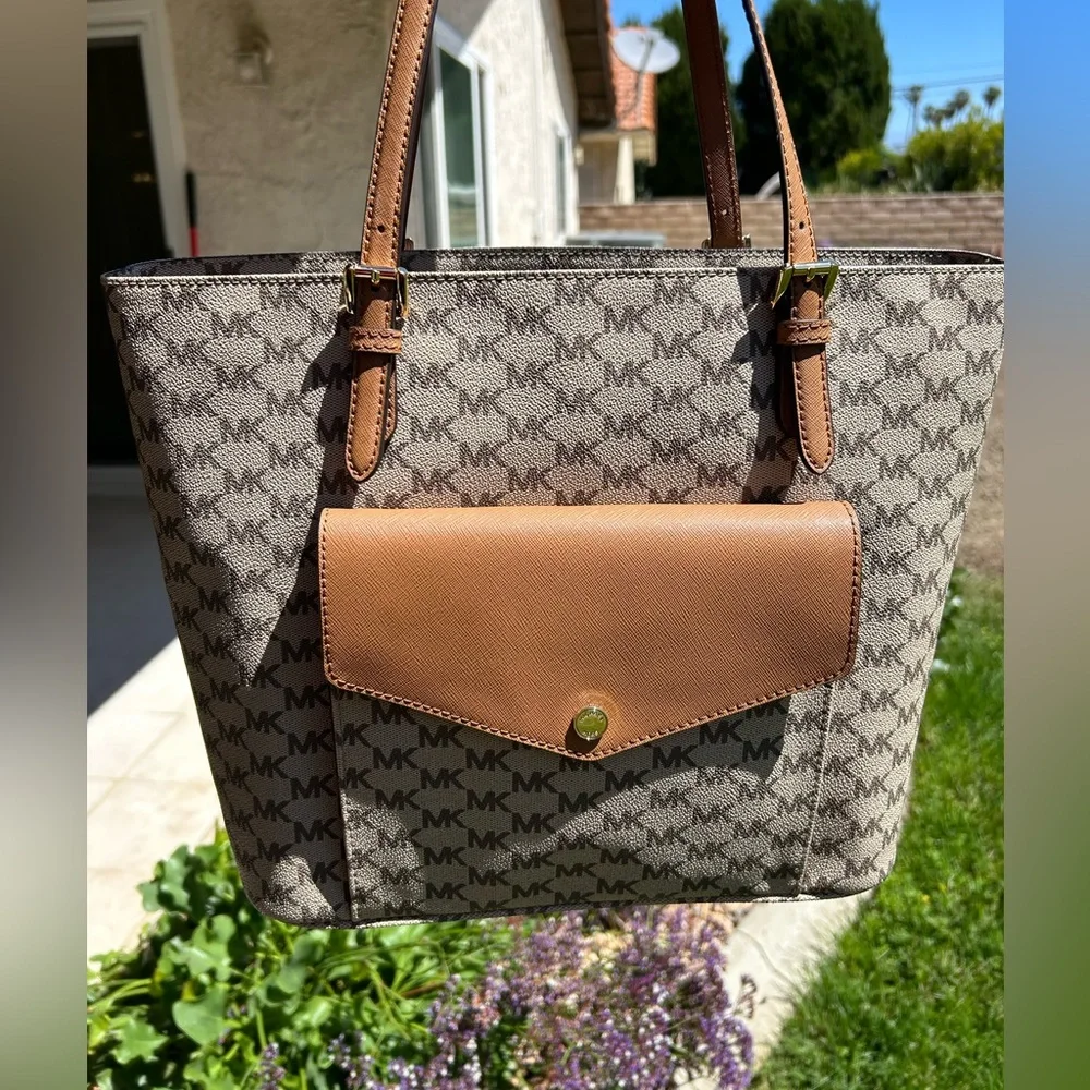 MICHAEL KORS Monogram Jet Set Tote NWT - Picture 6 of 13